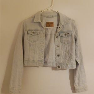 NEW Hollister lightwash cropped jean jacket